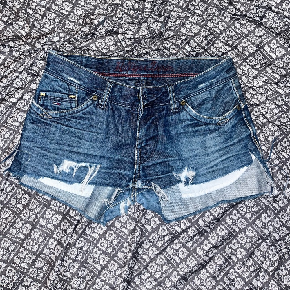 Thrifted Vintage Tommy Hilfiger Demin DIY shorts.